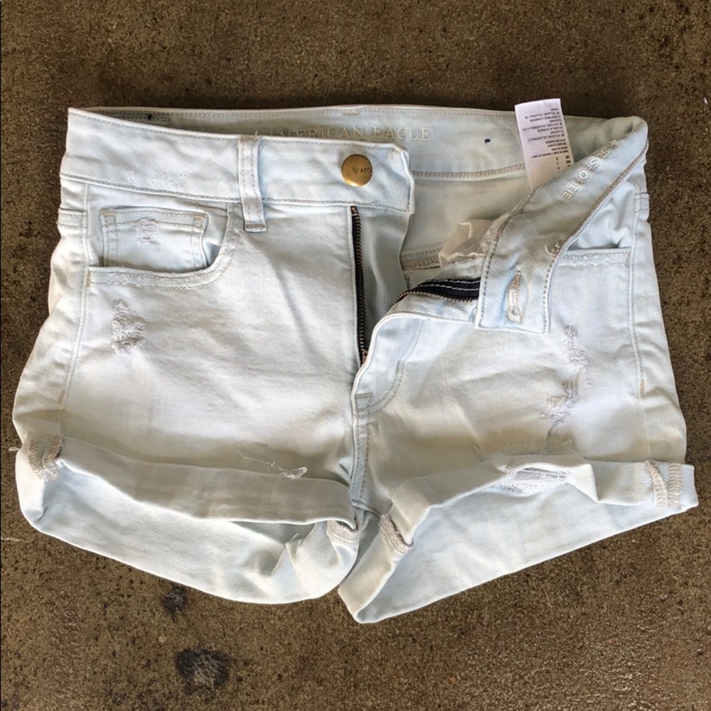 Light wash AE shorts